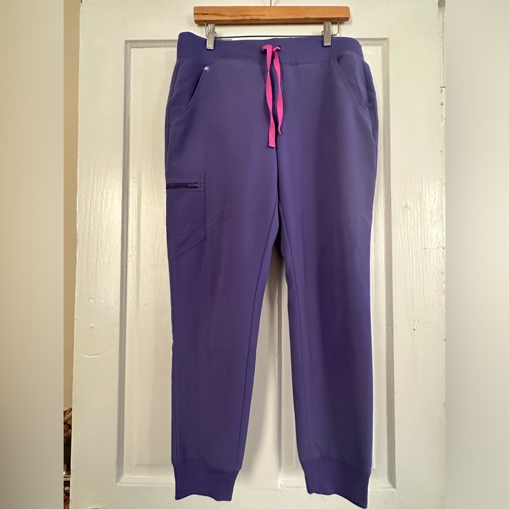 Figs Zamora Joggers - size M, regular length. Not high waisted
